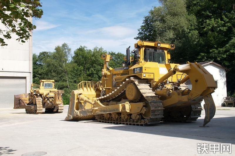 卡特彼勒D11T推土机整机外观
