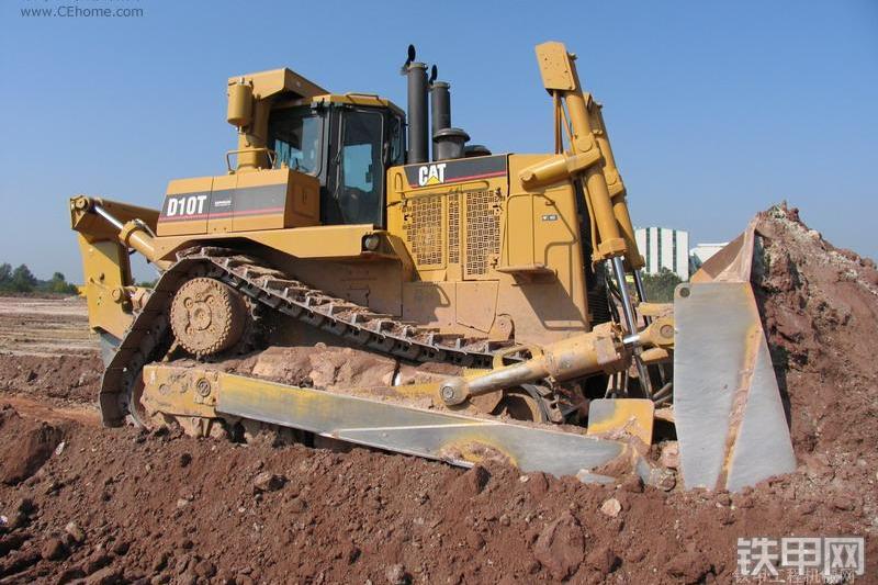 卡特彼勒D10T推土机整机外观