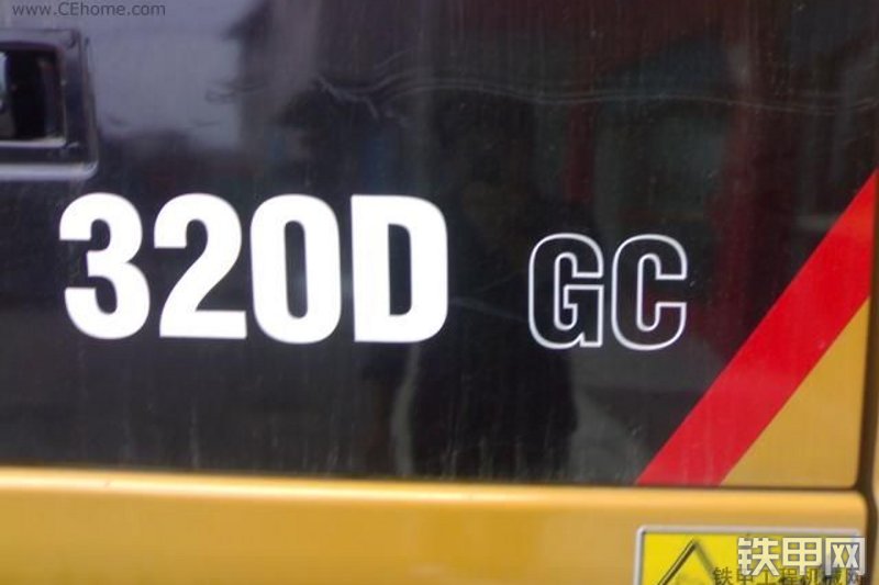 卡特彼勒320DGC液压挖掘机整机外观