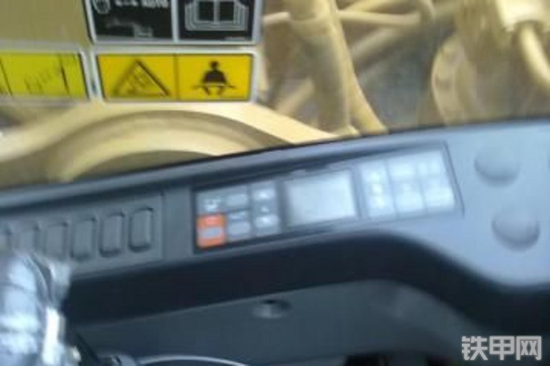 卡特彼勒320DGC液压挖掘机整机外观