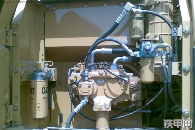 卡特彼勒320DGC液压挖掘机整机外观