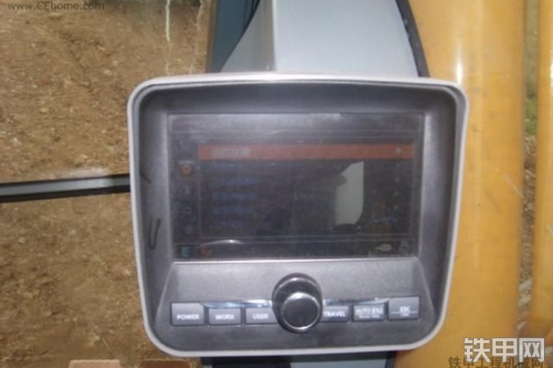 现代R215-9C挖掘机局部