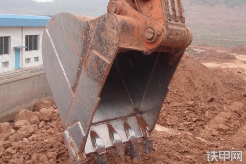 迪万伦DH420LC-7挖掘机局部