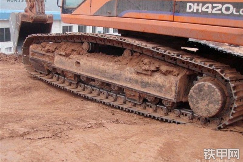 迪万伦DH420LC-7挖掘机局部