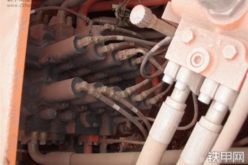 迪万伦DH420LC-7挖掘机局部