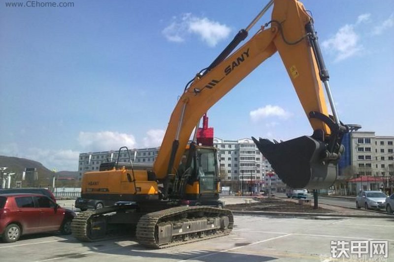 三一重工SY285C-8挖掘机整机外观