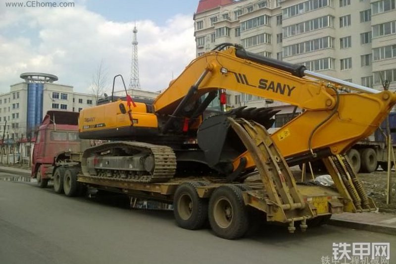 三一重工SY285C-8挖掘机整机外观