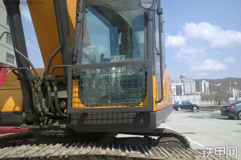 三一重工SY285C-8挖掘机整机外观