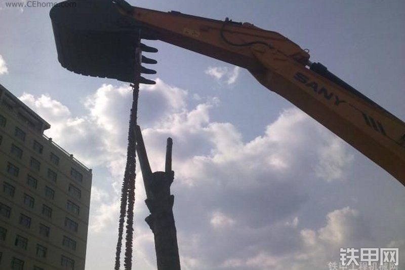 三一重工SY285C-8挖掘机整机外观