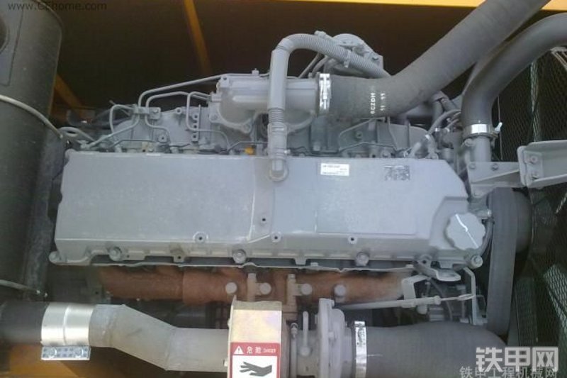 三一重工SY285C-8挖掘机整机外观