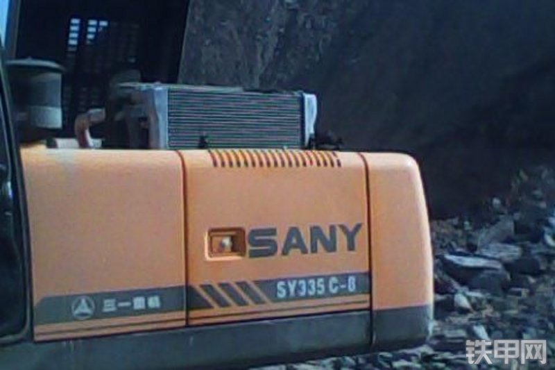 三一重工SY335C-8挖掘机整机外观