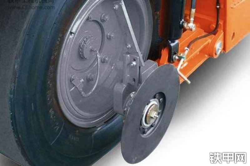 悍马GRW10压路机整机外观