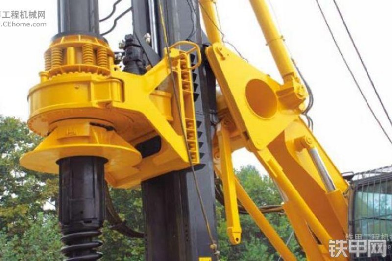 山推SER22旋挖钻整机外观