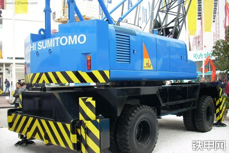 日立&住友UCX350起重机整机外观