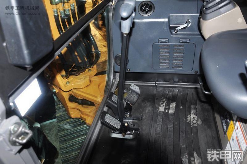 凯斯CX58C挖掘机局部