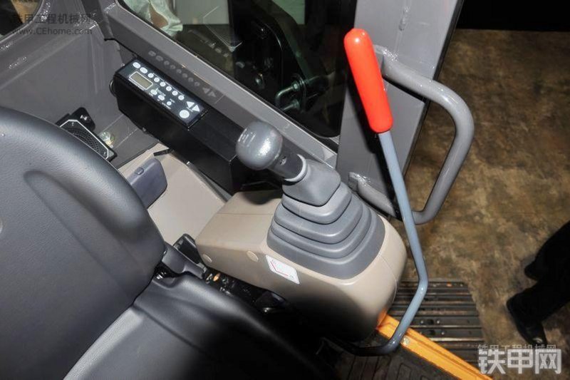 凯斯CX58C挖掘机局部