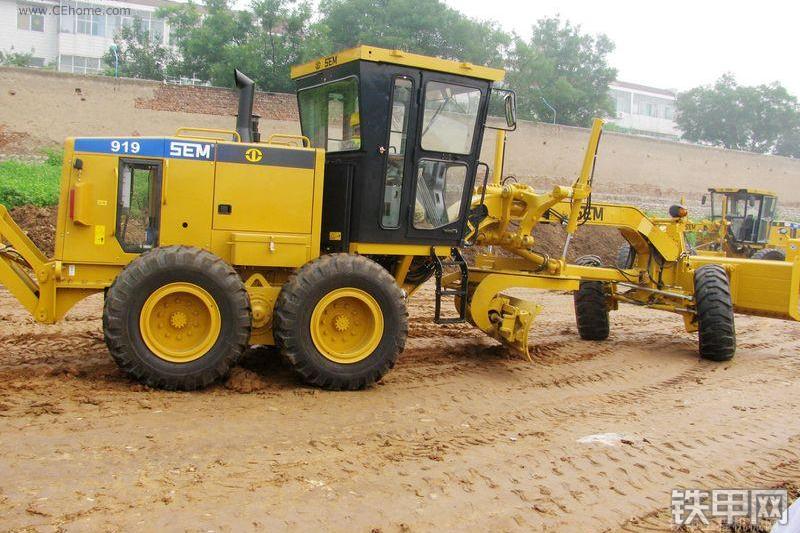 山工SEM919平地机整机外观