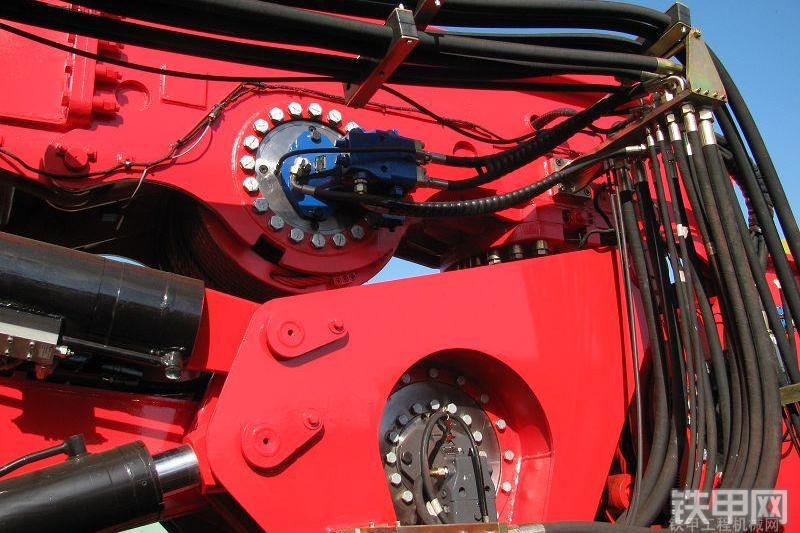 三一重工SR280R（卡特底盘）旋挖钻局部