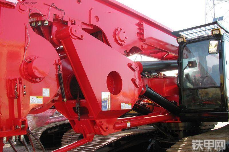 三一重工SR280R（卡特底盘）旋挖钻局部