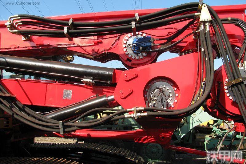 三一重工SR280R（卡特底盘）旋挖钻局部