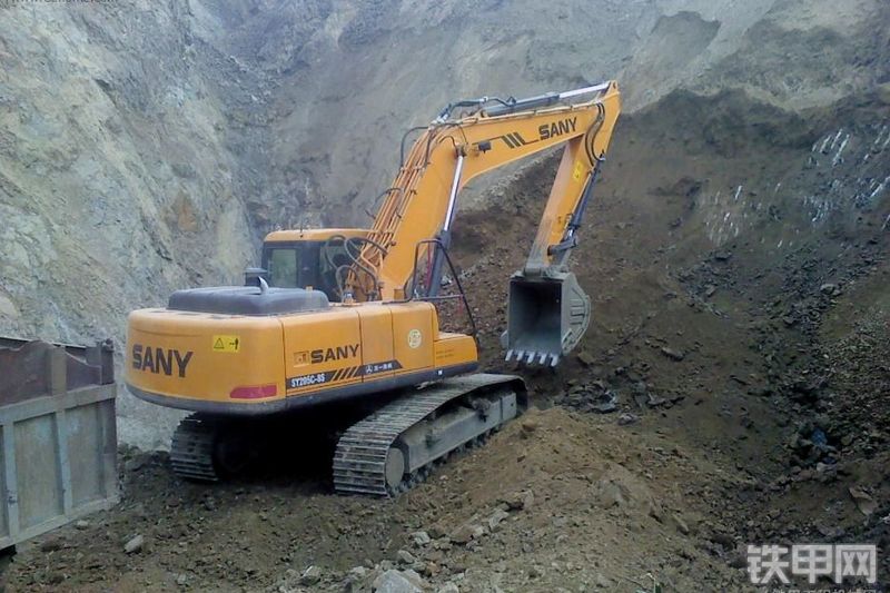 三一重工SY205C-8S挖掘机整机外观