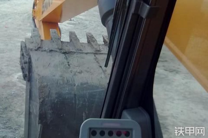 三一重工SY205C-8S挖掘机整机外观