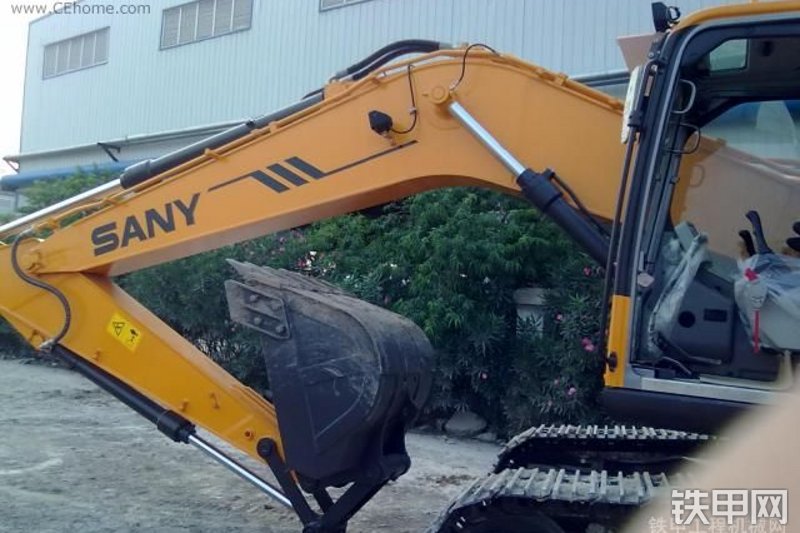 三一重工SY205C-8S挖掘机整机外观