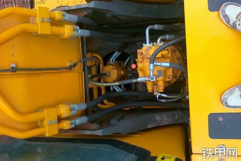 三一重工SY215C-8S挖掘机整机外观