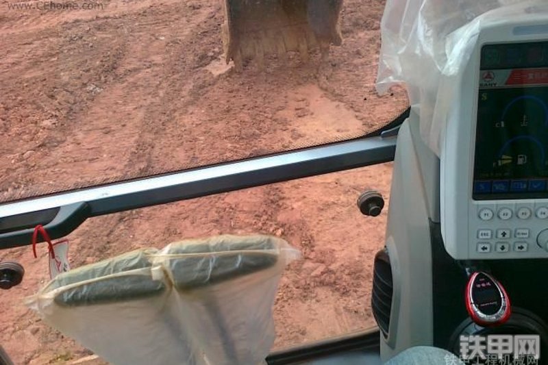 三一重工SY215C-8S挖掘机整机外观