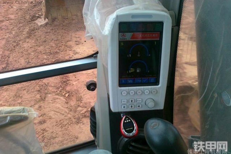 三一重工SY215C-8S挖掘机整机外观