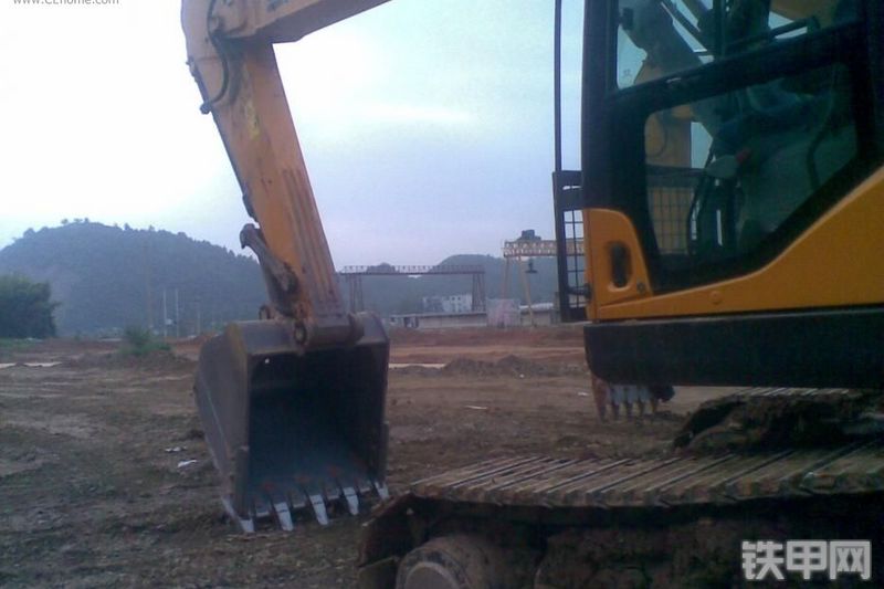 三一重工SY365C-8挖掘机整机外观