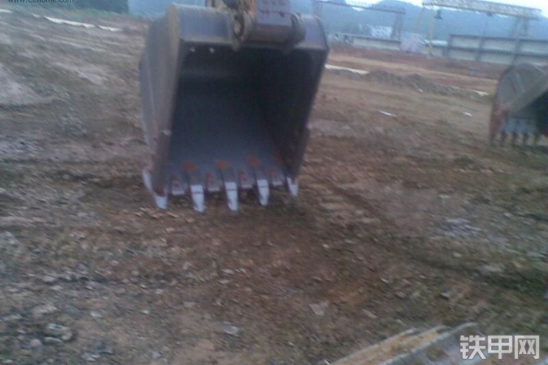 三一重工SY365C-8挖掘机整机外观