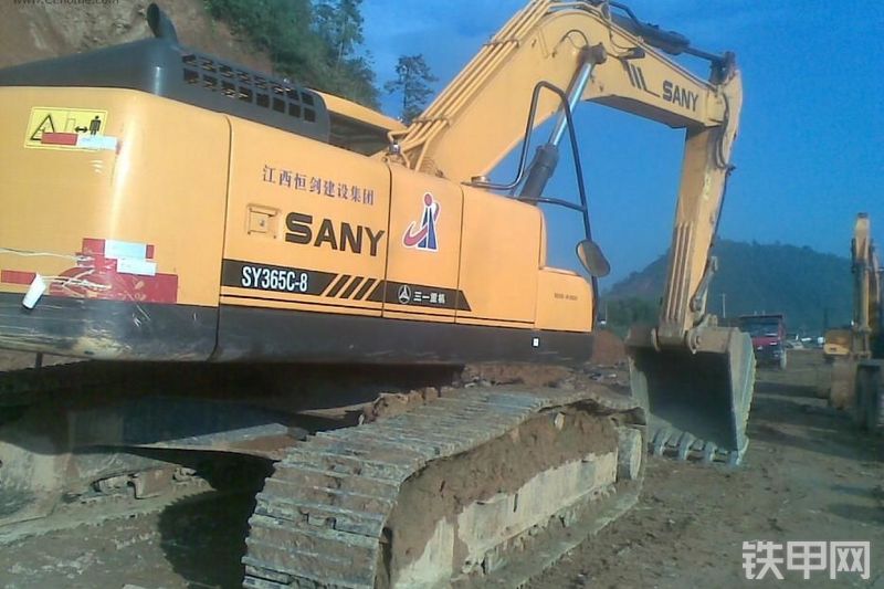 三一重工SY365C-8挖掘机整机外观