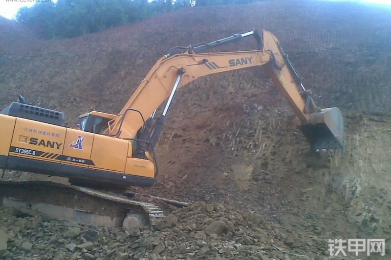 三一重工SY365C-8挖掘机整机外观