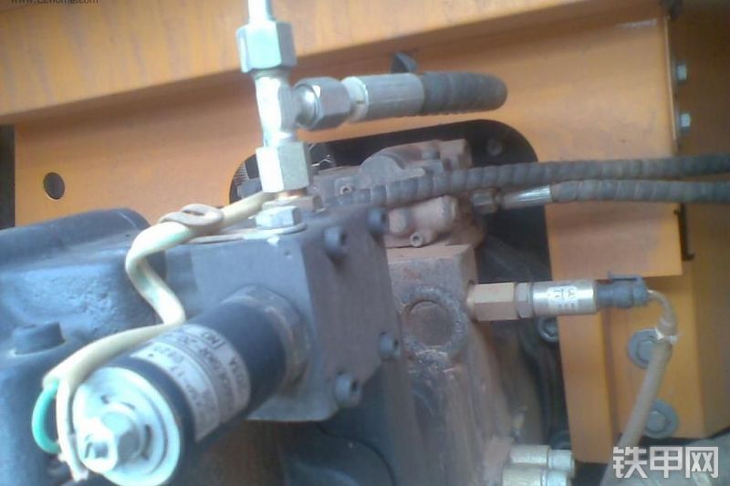 三一重工SY365C-8挖掘机整机外观