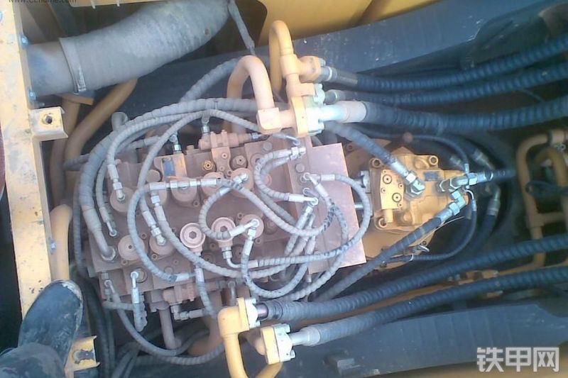 三一重工SY365C-8挖掘机整机外观