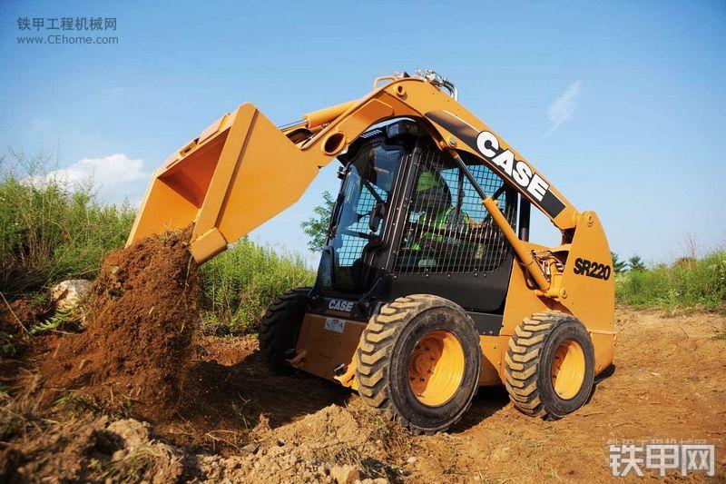 凯斯SR220滑移装载机整机外观