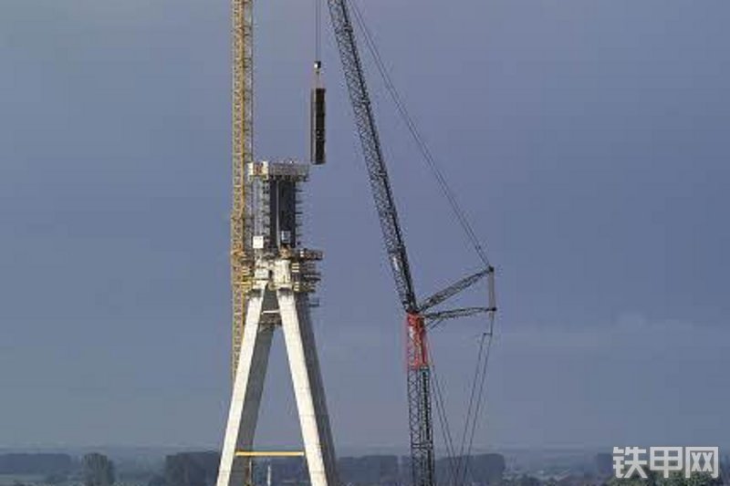 利勃海尔LG1750移动式起重机整机外观