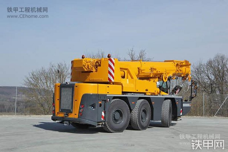 利勃海尔LTC1045-3.1紧凑型起重机整机外观