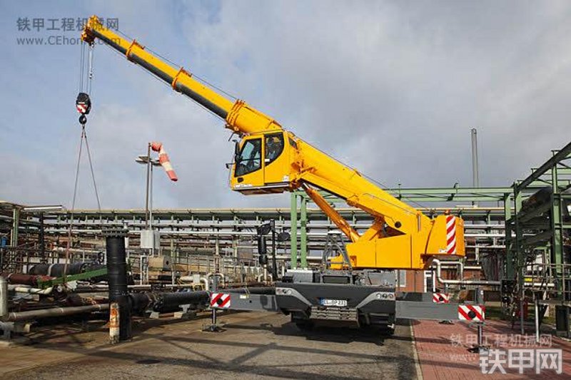 利勃海尔LTC1045-3.1紧凑型起重机整机外观