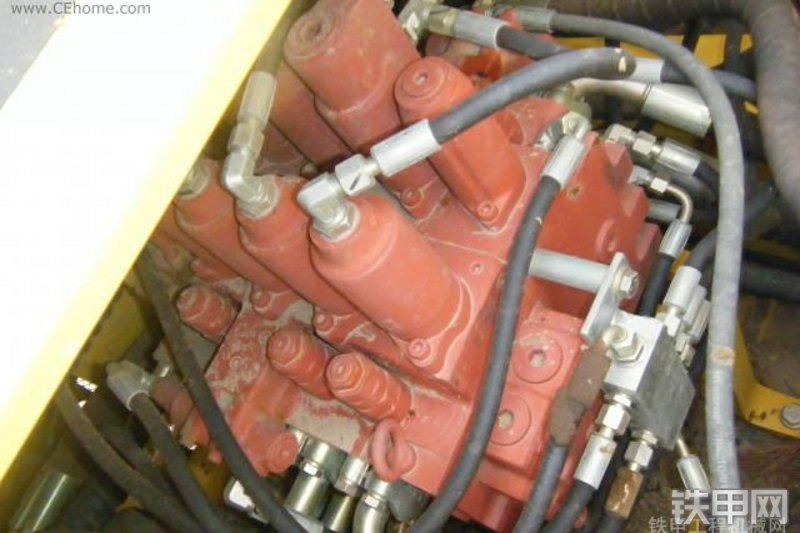 力士德SC270LC.8挖掘机整机外观