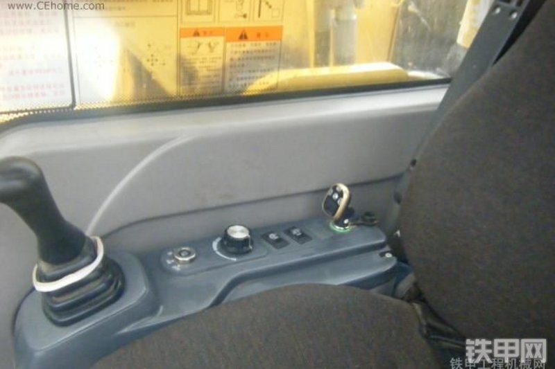 力士德SC270LC.8挖掘机整机外观