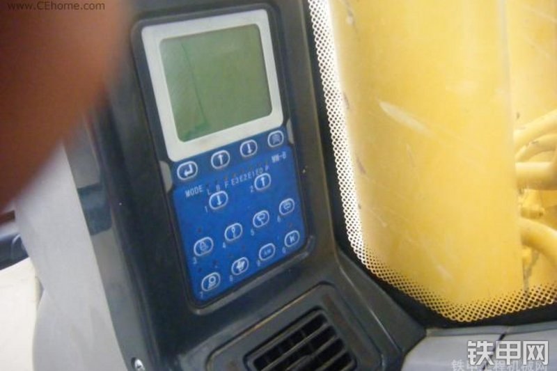 力士德SC270LC.8挖掘机整机外观