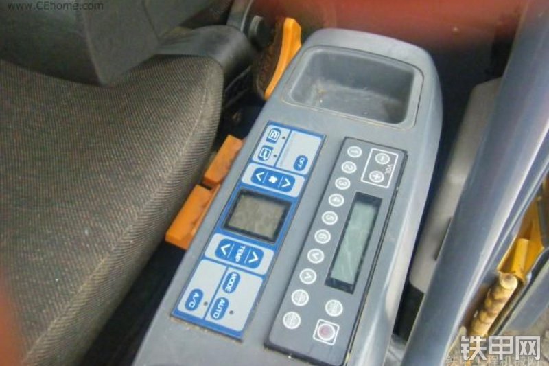 力士德SC270LC.8挖掘机整机外观