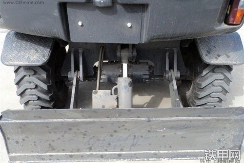 迪万伦DX60W挖掘机局部