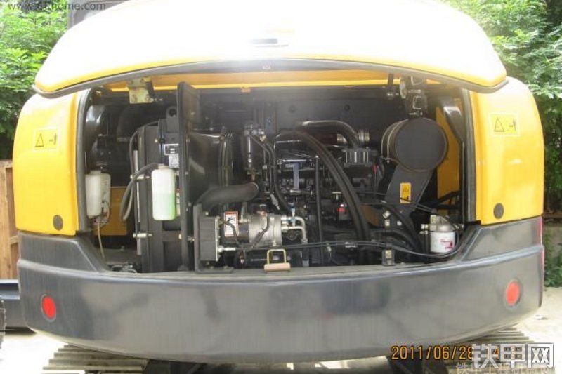 柳工CLG908D挖掘机整机外观