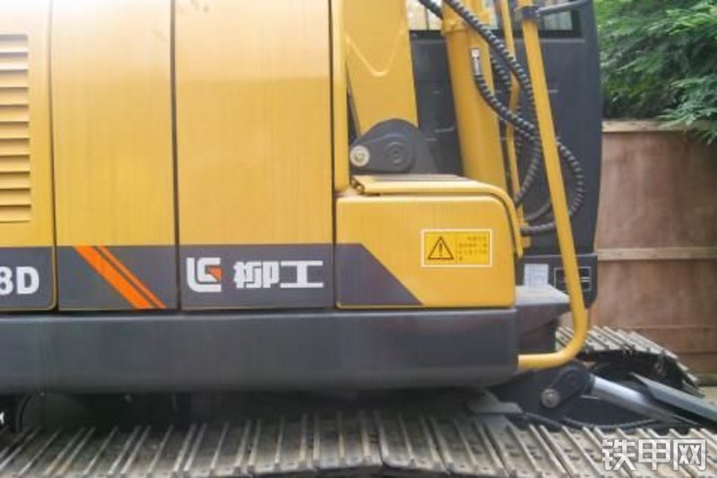 柳工CLG908D挖掘机整机外观