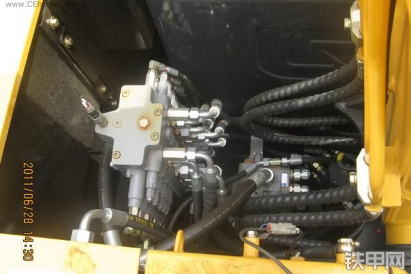 柳工CLG908D挖掘机整机外观