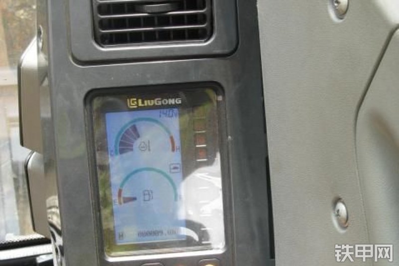 柳工CLG908D挖掘机整机外观