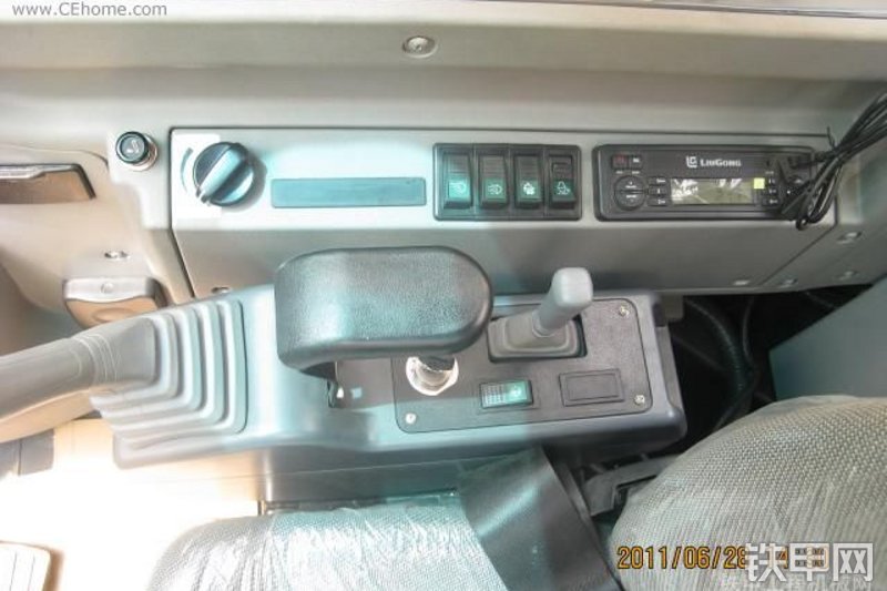 柳工CLG908D挖掘机整机外观